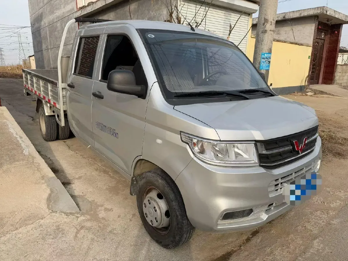 2022 WuLing RongGuang New Truck 1.8L 125HP L4 5MT,autocango,china used car exporter,china ev exporter,chinese used car exporter,chinese used ev exporter