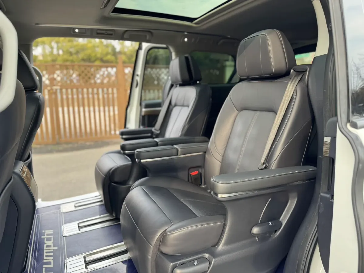 2021 GAC Trumpchi M8 2.0T 252HP L4 8AT,autocango,china used car exporter,china ev exporter,chinese used car exporter,chinese used ev exporter