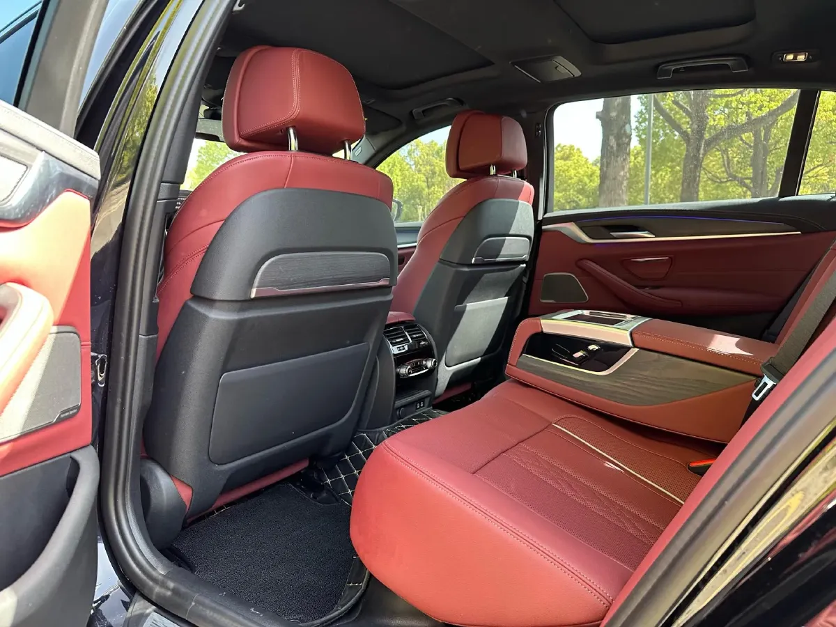 2022 BMW 5 Series 2.0T 252HP L4 8AT,autocango,china used car exporter,china ev exporter,chinese used car exporter,chinese used ev exporter