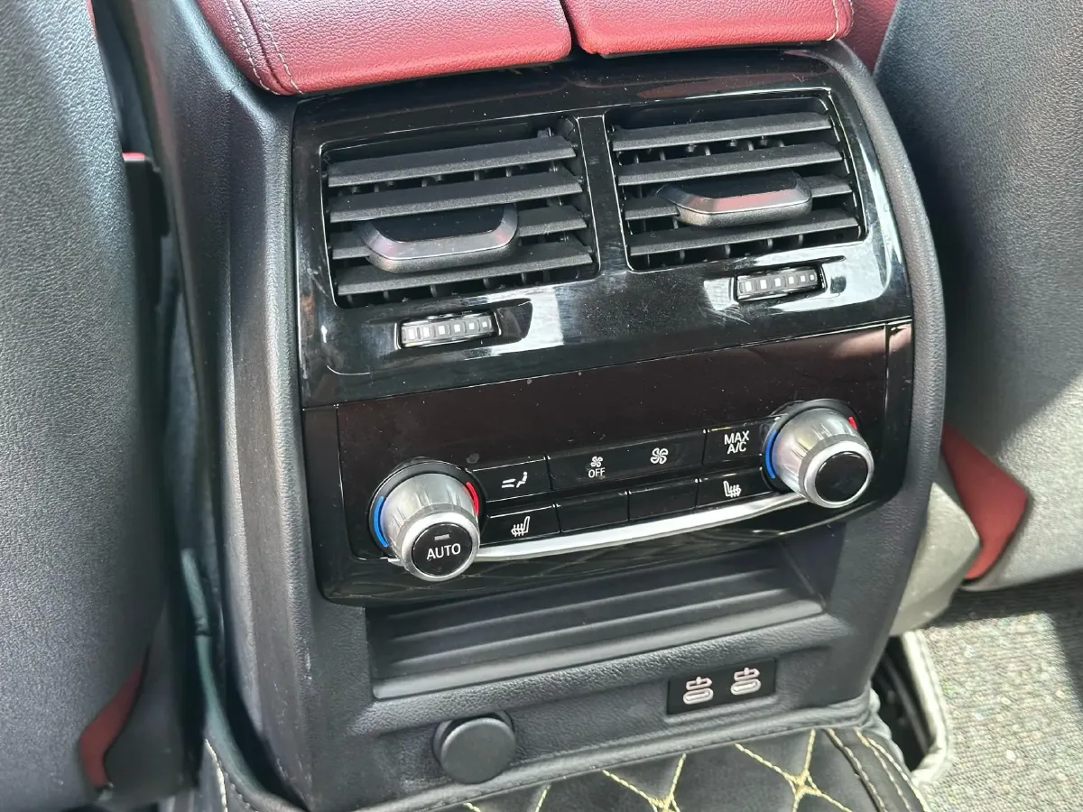 2022 BMW 5 Series 2.0T 252HP L4 8AT,autocango,china used car exporter,china ev exporter,chinese used car exporter,chinese used ev exporter