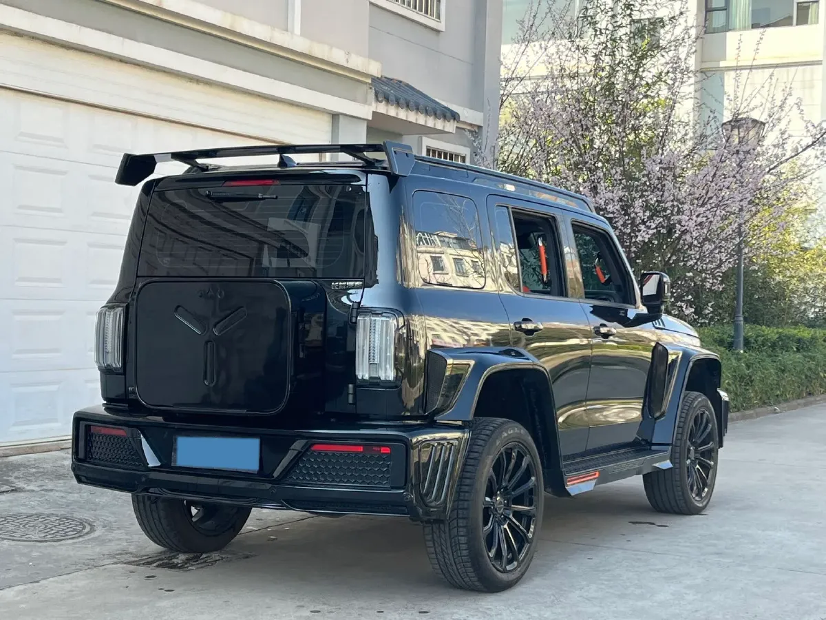 2023 Cyberspace 300 2.0T 227HP L4 8AT,autocango,china used car exporter,china ev exporter,chinese used car exporter,chinese used ev exporter