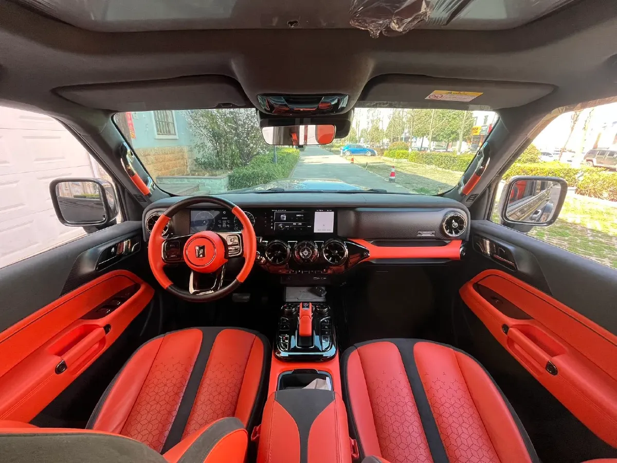 2023 Cyberspace 300 2.0T 227HP L4 8AT,autocango,china used car exporter,china ev exporter,chinese used car exporter,chinese used ev exporter