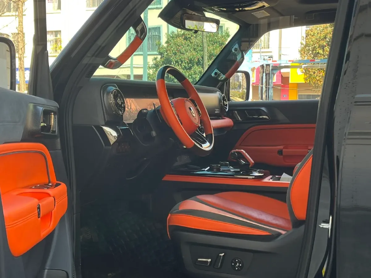 2023 Cyberspace 300 2.0T 227HP L4 8AT,autocango,china used car exporter,china ev exporter,chinese used car exporter,chinese used ev exporter