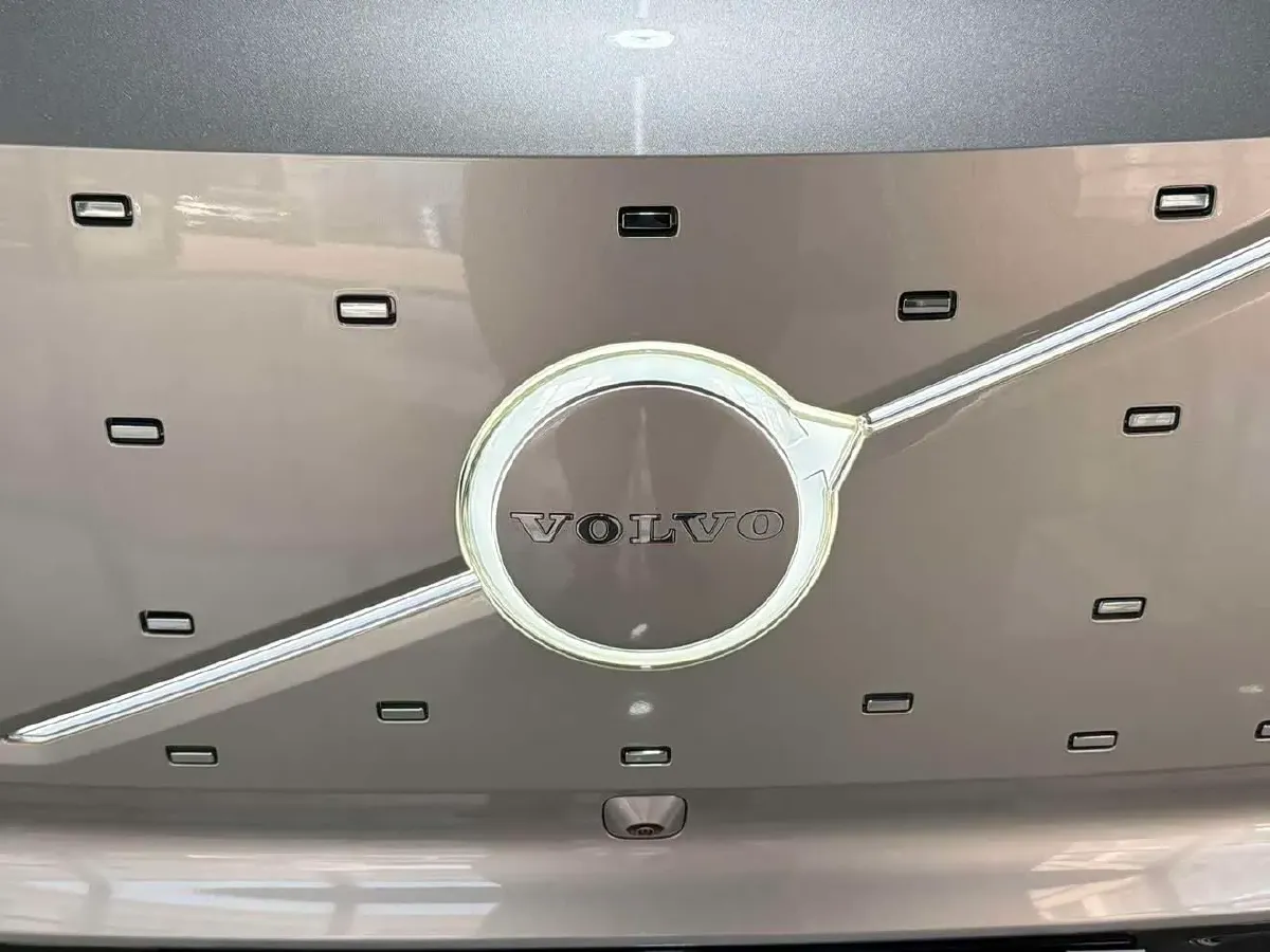 2025 Volvo EM90 BEV 116KWH,autocango,china used car exporter,china ev exporter,chinese used car exporter,chinese used ev exporter