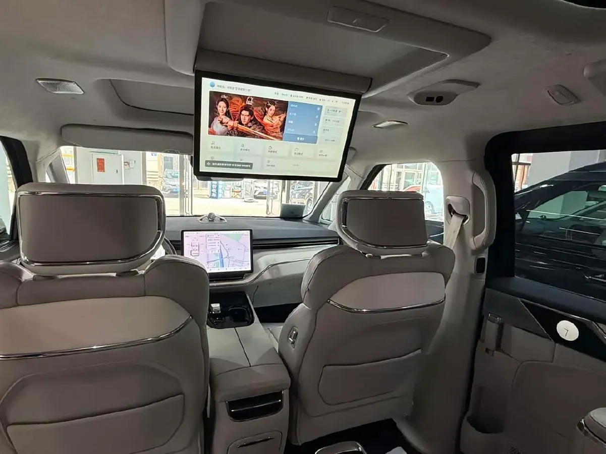 2025 Volvo EM90 BEV 116KWH,autocango,china used car exporter,china ev exporter,chinese used car exporter,chinese used ev exporter