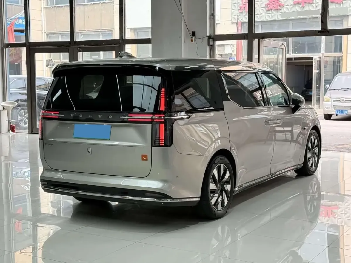 2025 Volvo EM90 BEV 116KWH,autocango,china used car exporter,china ev exporter,chinese used car exporter,chinese used ev exporter