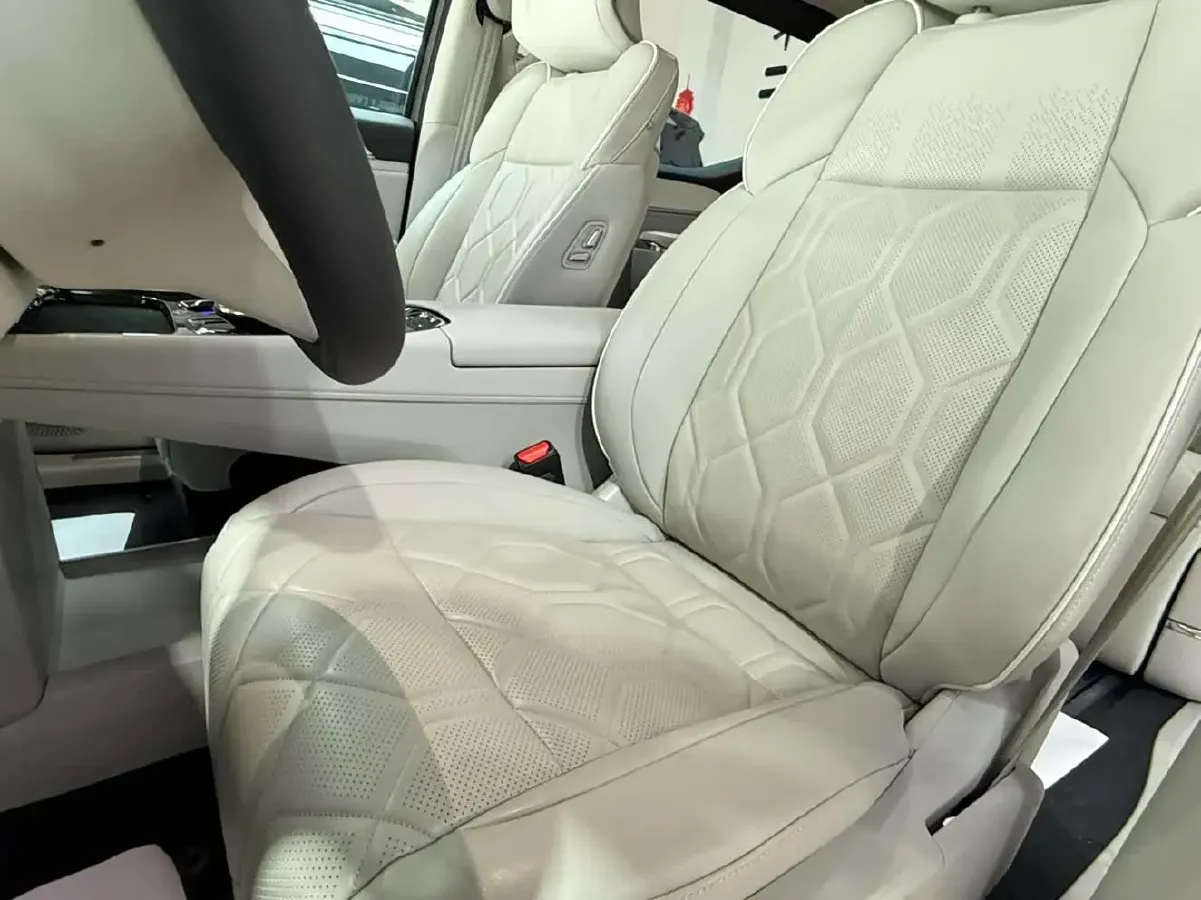 2025 Volvo EM90 BEV 116KWH,autocango,china used car exporter,china ev exporter,chinese used car exporter,chinese used ev exporter