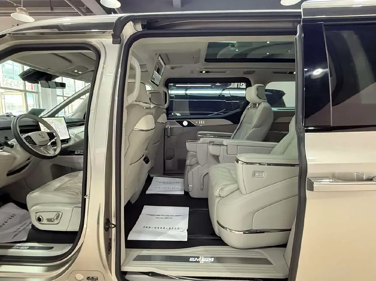 2025 Volvo EM90 BEV 116KWH,autocango,china used car exporter,china ev exporter,chinese used car exporter,chinese used ev exporter