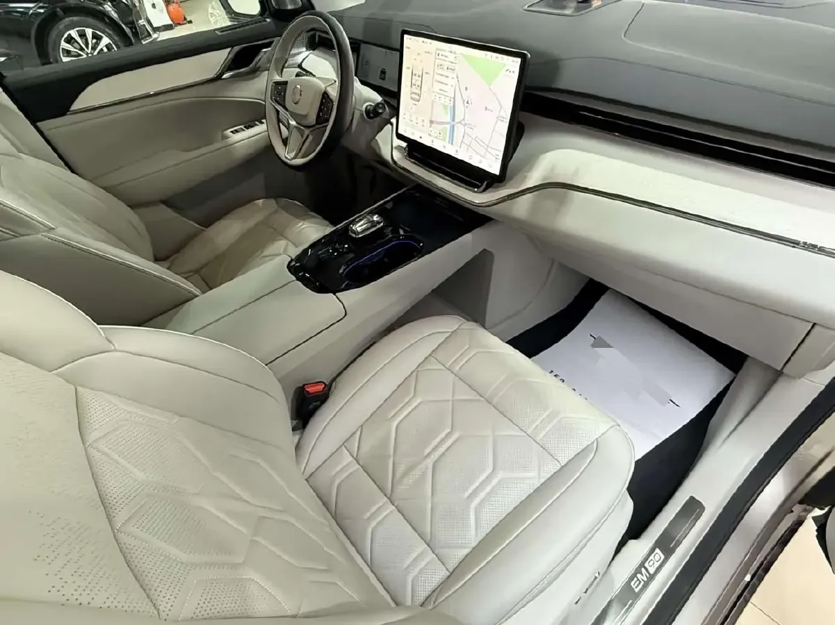 2025 Volvo EM90 BEV 116KWH,autocango,china used car exporter,china ev exporter,chinese used car exporter,chinese used ev exporter