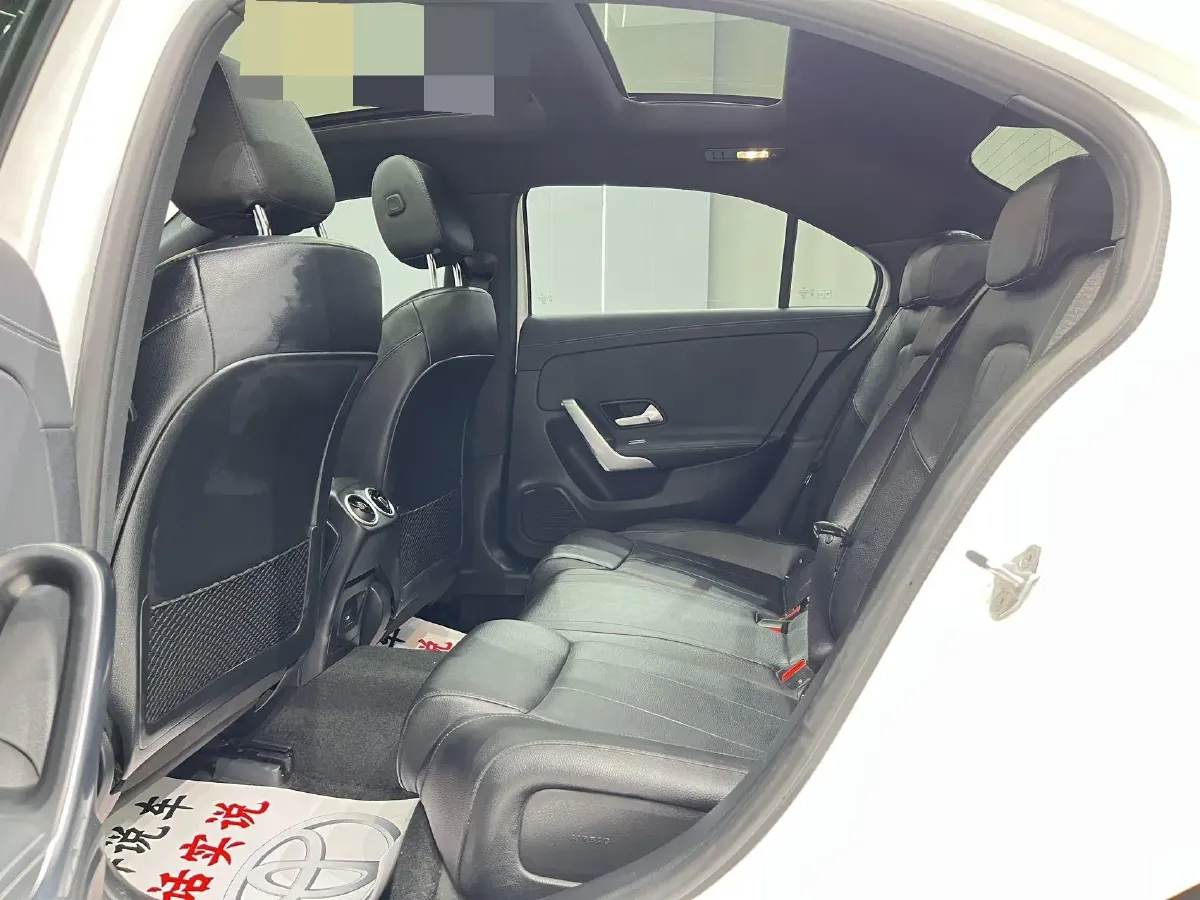 2023 Mercedes-Benz A Class 1.3T 136HP L4 7DCT,autocango,china used car exporter,china ev exporter,chinese used car exporter,chinese used ev exporter