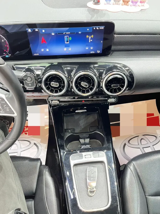 2023 Mercedes-Benz A Class 1.3T 136HP L4 7DCT,autocango,china used car exporter,china ev exporter,chinese used car exporter,chinese used ev exporter