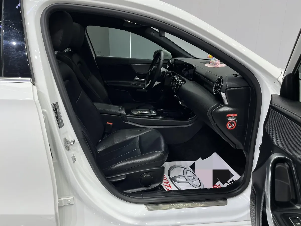2023 Mercedes-Benz A Class 1.3T 136HP L4 7DCT,autocango,china used car exporter,china ev exporter,chinese used car exporter,chinese used ev exporter