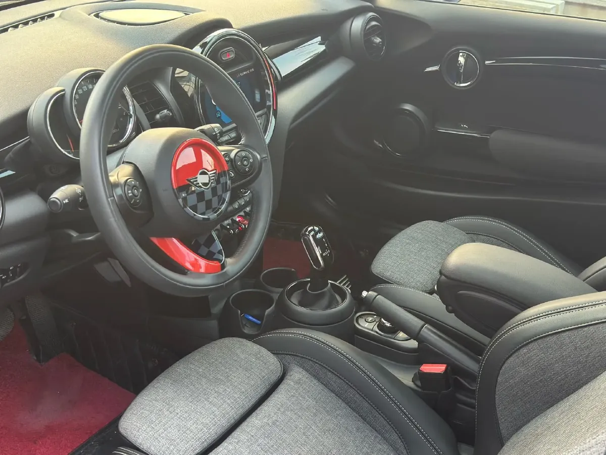 2020 MINI MINI 1.5T 136HP L3 7DCT,autocango,china used car exporter,china ev exporter,chinese used car exporter,chinese used ev exporter