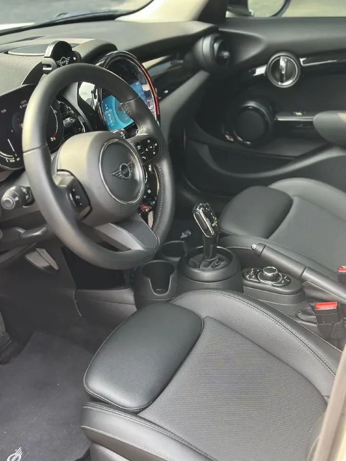 2022 MINI MINI 1.5T 136HP L3 7DCT,autocango,china used car exporter,china ev exporter,chinese used car exporter,chinese used ev exporter