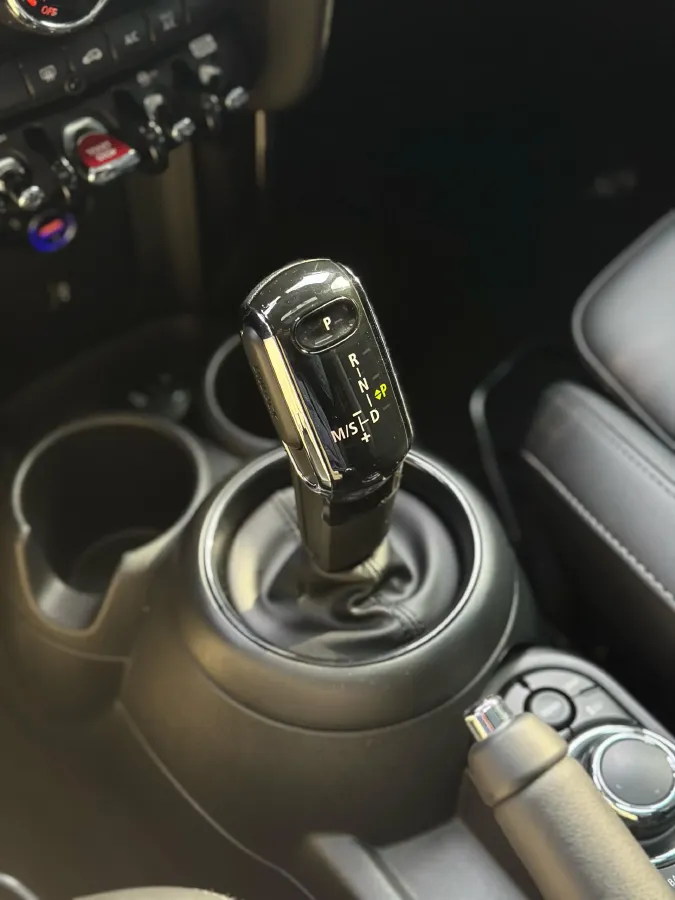 2022 MINI MINI 1.5T 136HP L3 7DCT,autocango,china used car exporter,china ev exporter,chinese used car exporter,chinese used ev exporter