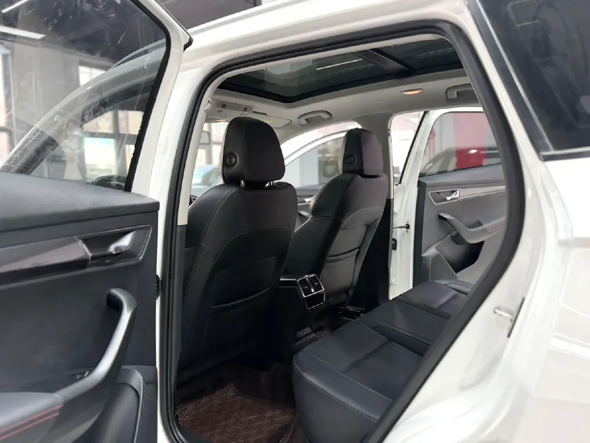 2022 Skoda Karoq 1.4T 150HP L4 7DCT,autocango,china used car exporter,china ev exporter,chinese used car exporter,chinese used ev exporter