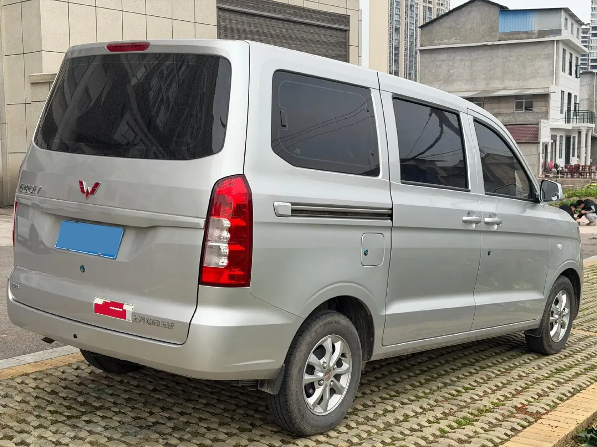 2021 WuLing HongGuang V 1.5L 99HP L4 6MT,autocango,china used car exporter,china ev exporter,chinese used car exporter,chinese used ev exporter