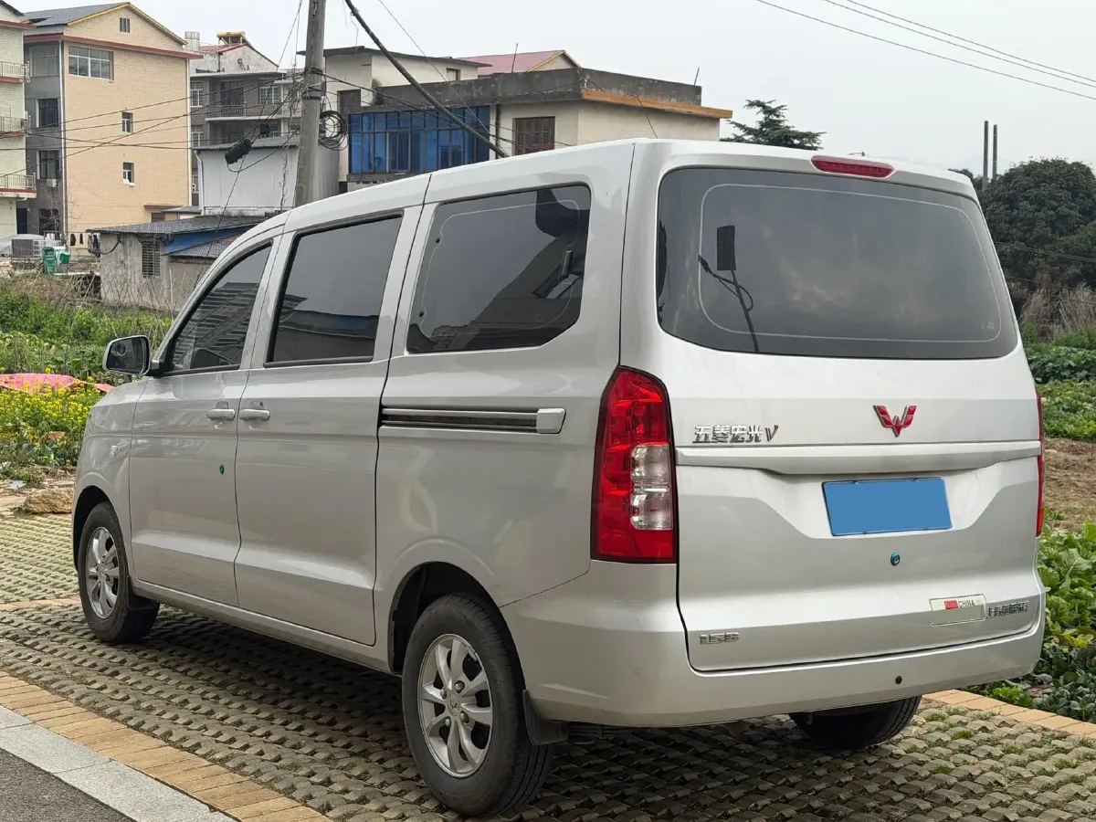 2021 WuLing HongGuang V 1.5L 99HP L4 6MT,autocango,china used car exporter,china ev exporter,chinese used car exporter,chinese used ev exporter