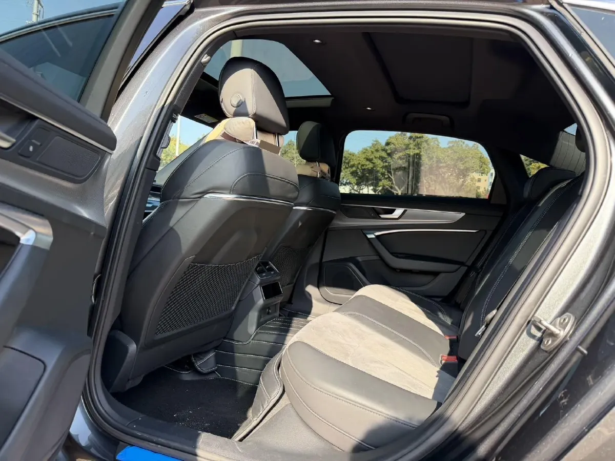 2021 Audi A6L 2.0T 224HP L4 7DCT,autocango,china used car exporter,china ev exporter,chinese used car exporter,chinese used ev exporter