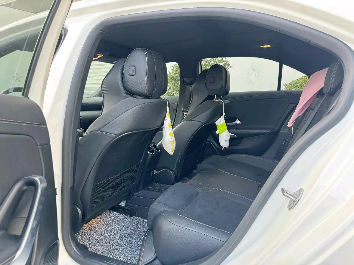 2021 Mercedes-Benz A Class 1.3T 163HP L4 7DCT,autocango,china used car exporter,china ev exporter,chinese used car exporter,chinese used ev exporter