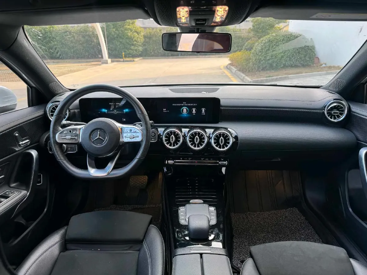2021 Mercedes-Benz A Class 1.3T 163HP L4 7DCT,autocango,china used car exporter,china ev exporter,chinese used car exporter,chinese used ev exporter