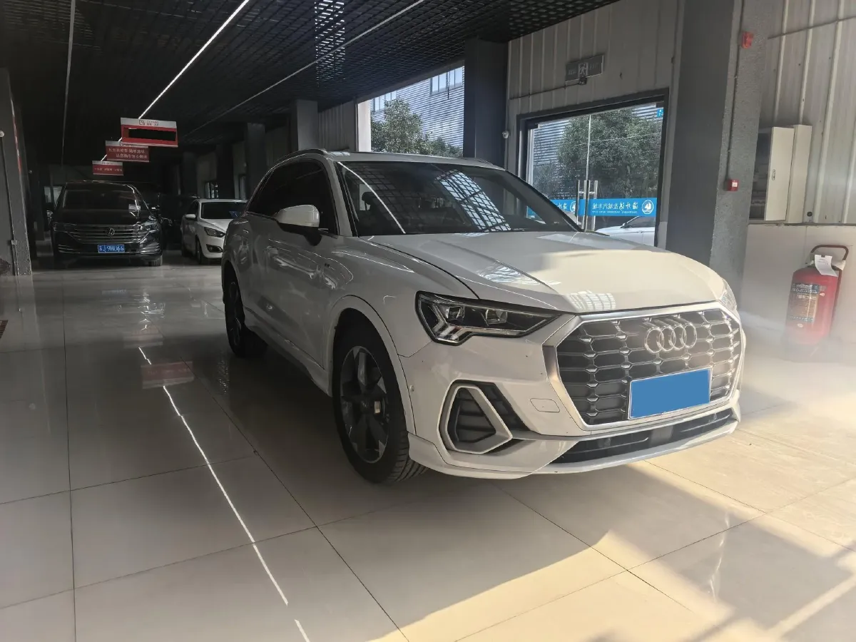 2022 Audi Q3 1.4T 150HP L4 7DCT,autocango,china used car exporter,china ev exporter,chinese used car exporter,chinese used ev exporter