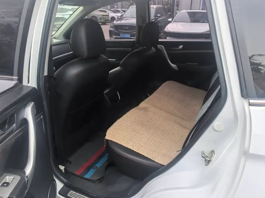 2018 Haval M6 1.5T 150HP L4 6MT,autocango,china used car exporter,china ev exporter,chinese used car exporter,chinese used ev exporter