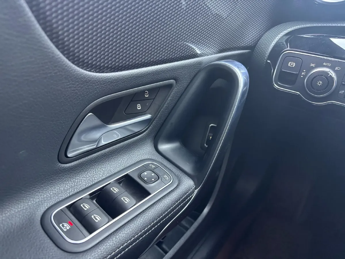 2020 Mercedes-Benz A Class 1.3T 136HP L4 7DCT,autocango,china used car exporter,china ev exporter,chinese used car exporter,chinese used ev exporter