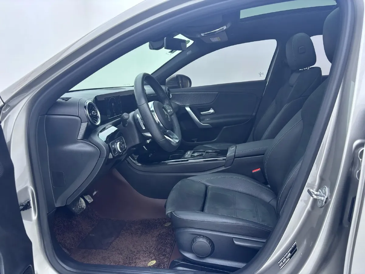 2020 Mercedes-Benz A Class 1.3T 136HP L4 7DCT,autocango,china used car exporter,china ev exporter,chinese used car exporter,chinese used ev exporter