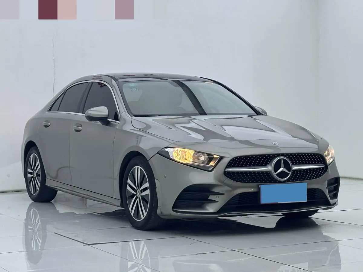 2020 Mercedes-Benz A Class 1.3T 136HP L4 7DCT,autocango,china used car exporter,china ev exporter,chinese used car exporter,chinese used ev exporter
