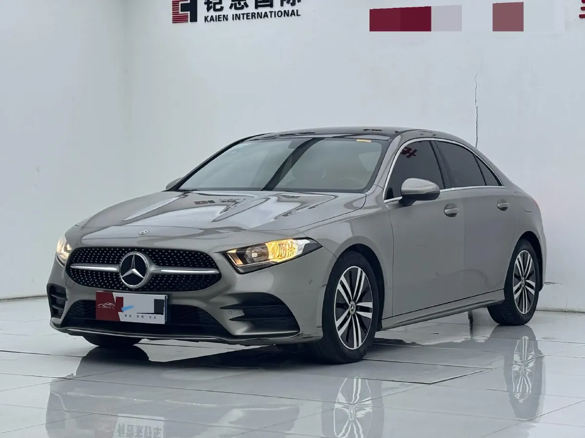 2020 Mercedes-Benz A Class 1.3T 136HP L4 7DCT,autocango,china used car exporter,china ev exporter,chinese used car exporter,chinese used ev exporter