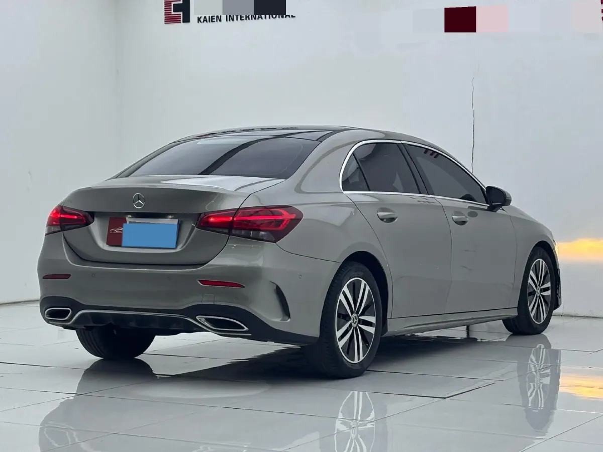 2020 Mercedes-Benz A Class 1.3T 136HP L4 7DCT,autocango,china used car exporter,china ev exporter,chinese used car exporter,chinese used ev exporter
