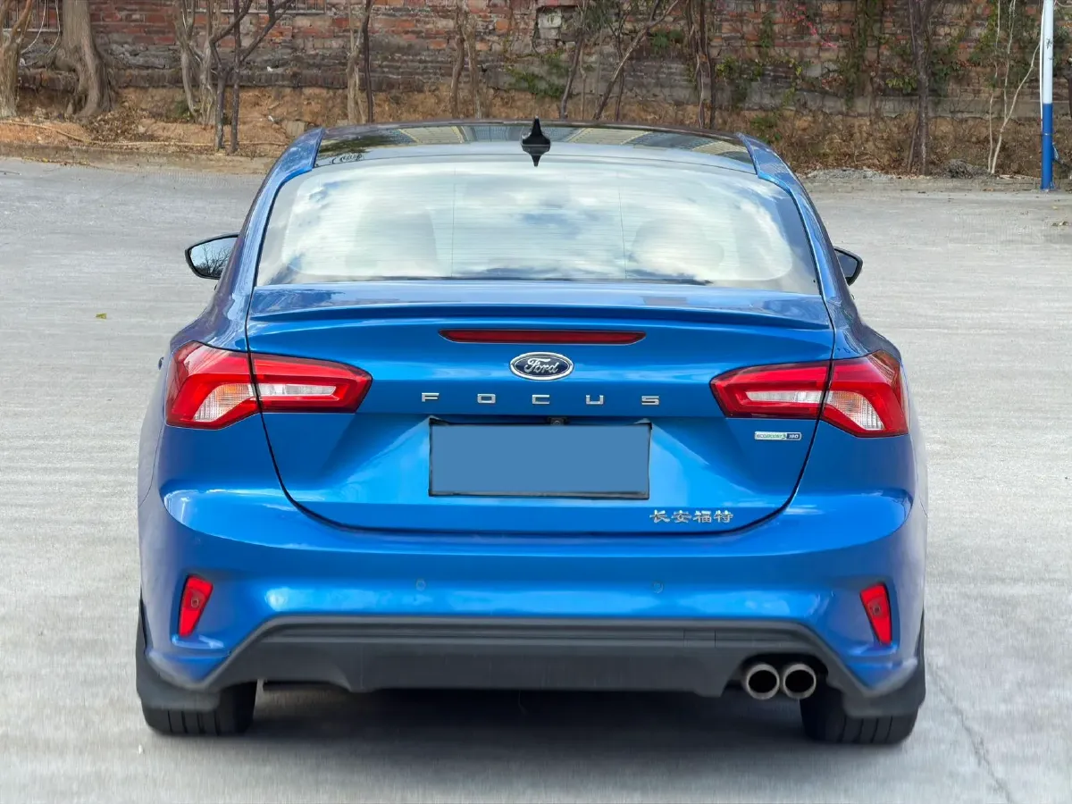 2020 Ford Focus 1.5T 174HP L3 8AT,autocango,china used car exporter,china ev exporter,chinese used car exporter,chinese used ev exporter