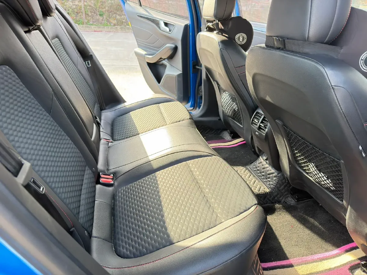 2020 Ford Focus 1.5T 174HP L3 8AT,autocango,china used car exporter,china ev exporter,chinese used car exporter,chinese used ev exporter