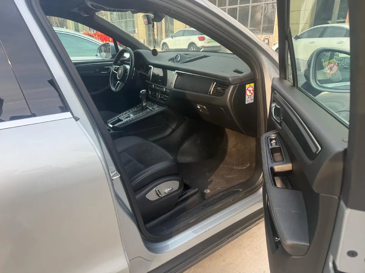 2018 Porsche Macan 2.0T 252HP L4 7DCT,autocango,china used car exporter,china ev exporter,chinese used car exporter,chinese used ev exporter