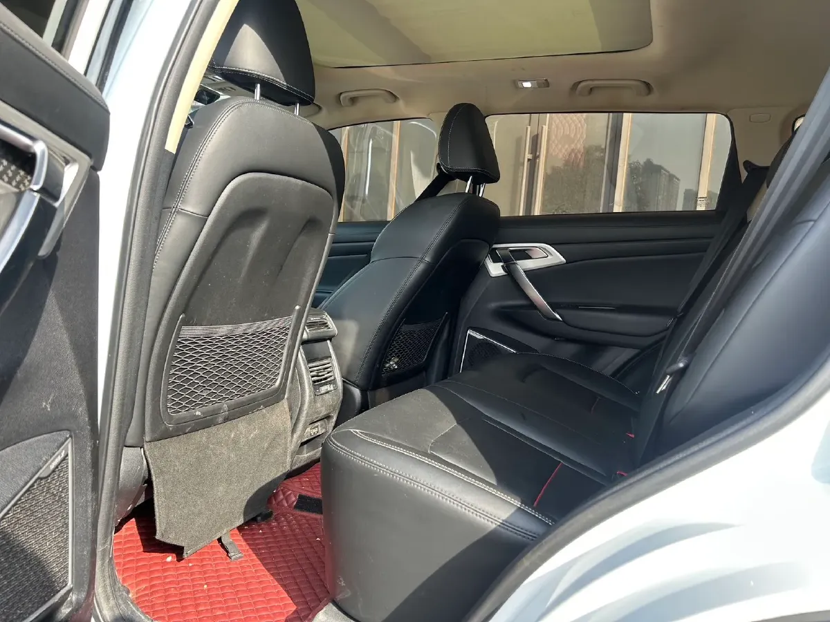 2020 Roewe i6 1.5T 169HP L4 7DCT,autocango,china used car exporter,china ev exporter,chinese used car exporter,chinese used ev exporter