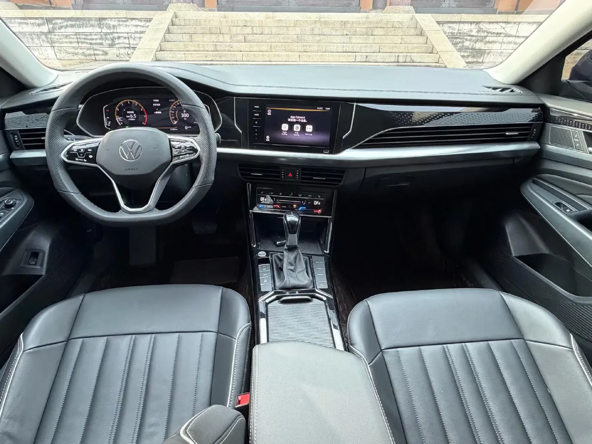 2023 Volkswagen Passat 2.0T 186HP L4 7DCT,autocango,china used car exporter,china ev exporter,chinese used car exporter,chinese used ev exporter