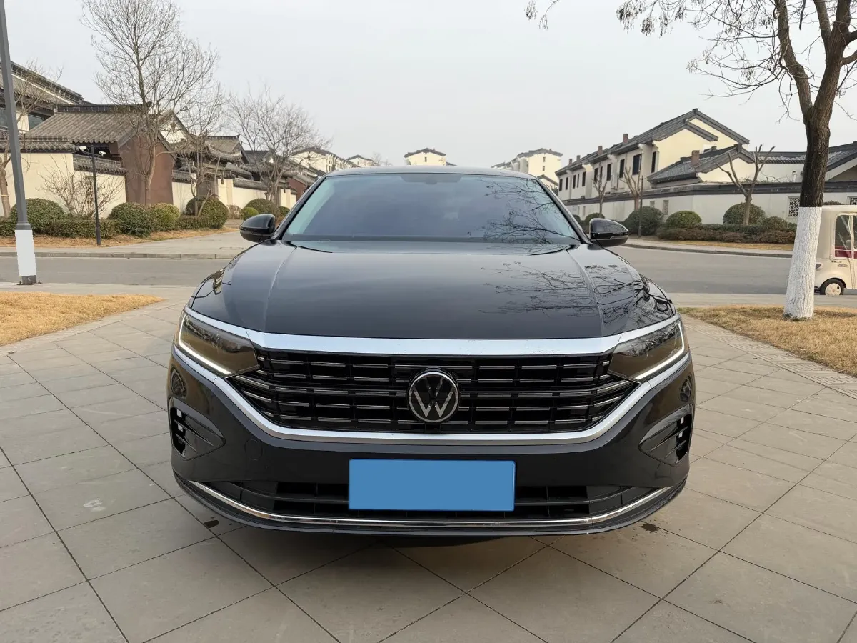 2023 Volkswagen Passat 2.0T 186HP L4 7DCT,autocango,china used car exporter,china ev exporter,chinese used car exporter,chinese used ev exporter