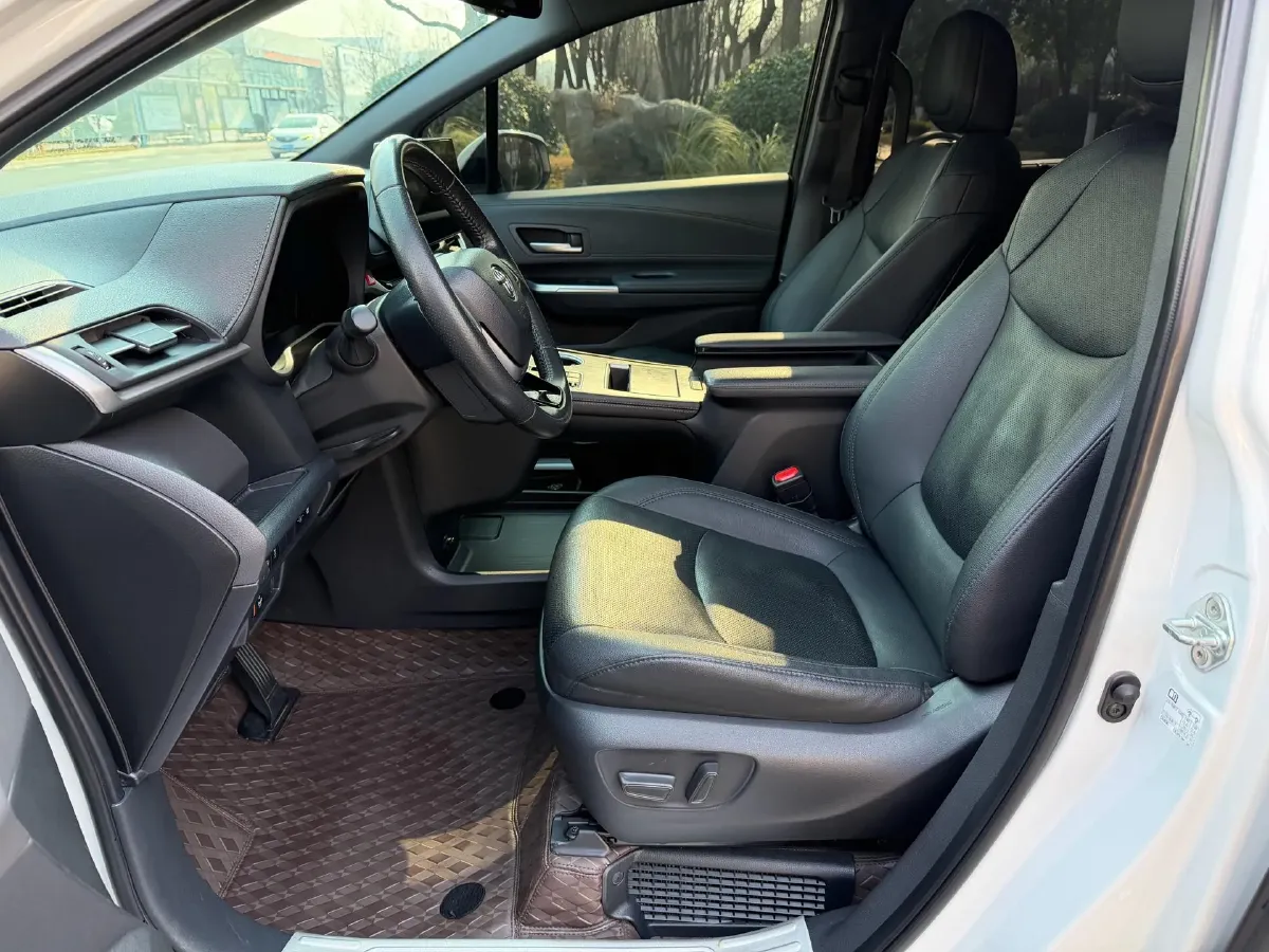 2021 Toyota Sienna 2.5L 192HP L4 E-CVT Hybrid,autocango,china used car exporter,china ev exporter,chinese used car exporter,chinese used ev exporter