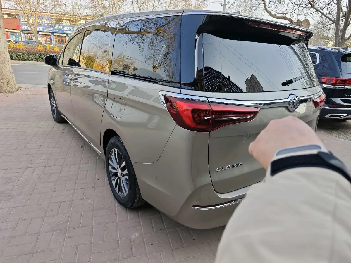 2023 Buick GL8 2.0T 237HP L4 9AT,autocango,china used car exporter,china ev exporter,chinese used car exporter,chinese used ev exporter