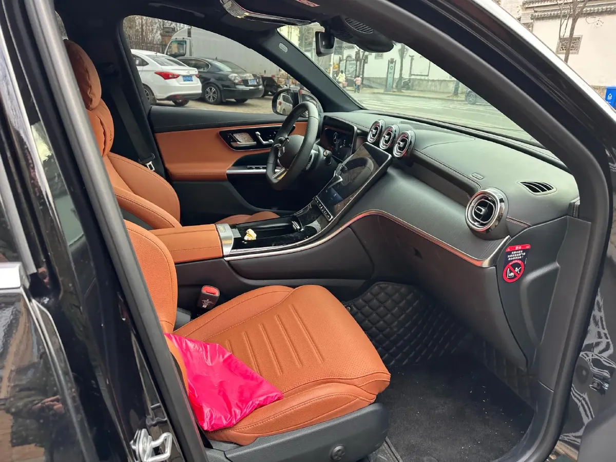 2025 Mercedes-Benz GLC Class 2.0T 204HP L4 9AT,autocango,china used car exporter,china ev exporter,chinese used car exporter,chinese used ev exporter