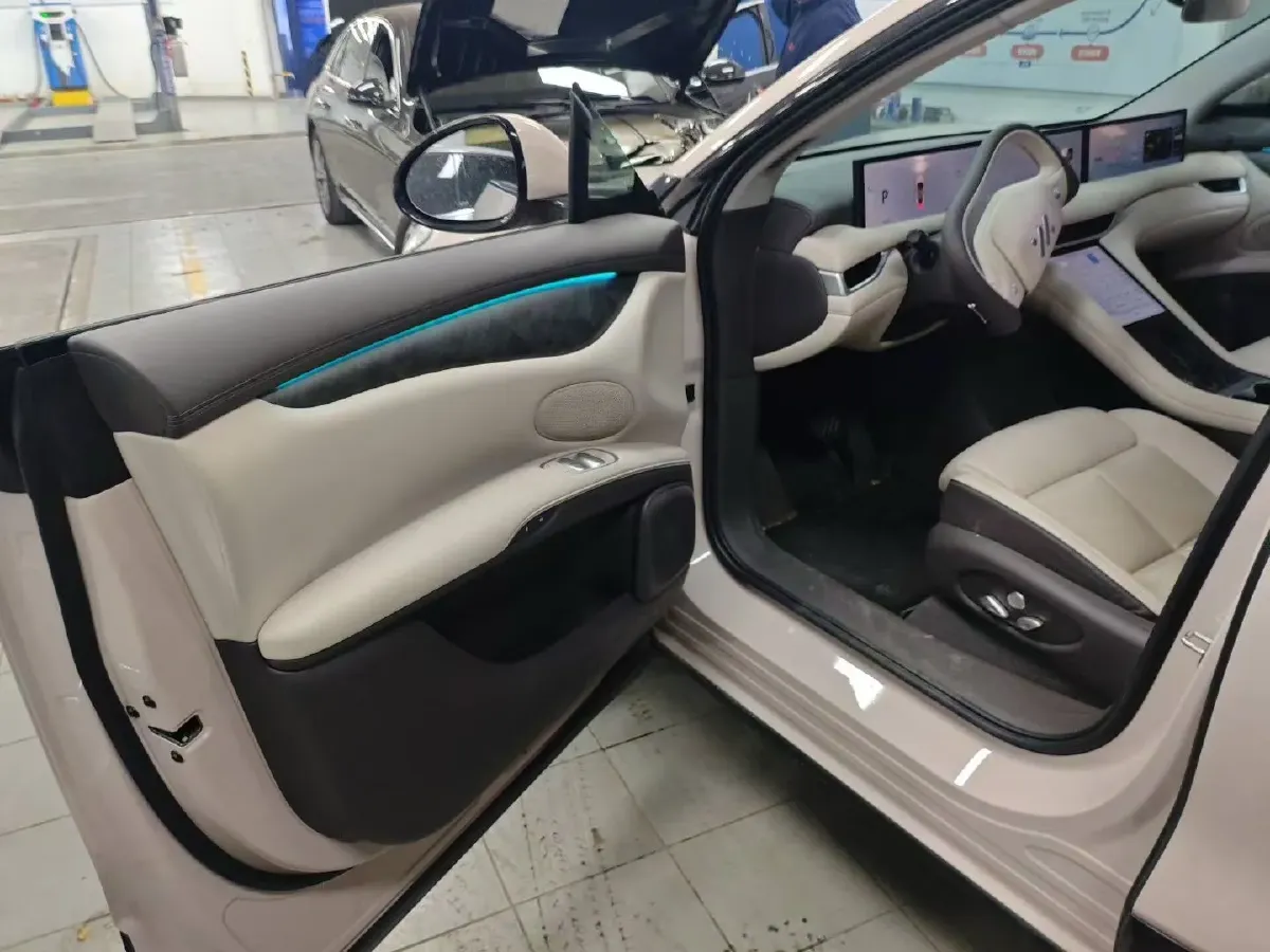 2023 IM LS6 BEV 71KWH,autocango,china used car exporter,china ev exporter,chinese used car exporter,chinese used ev exporter