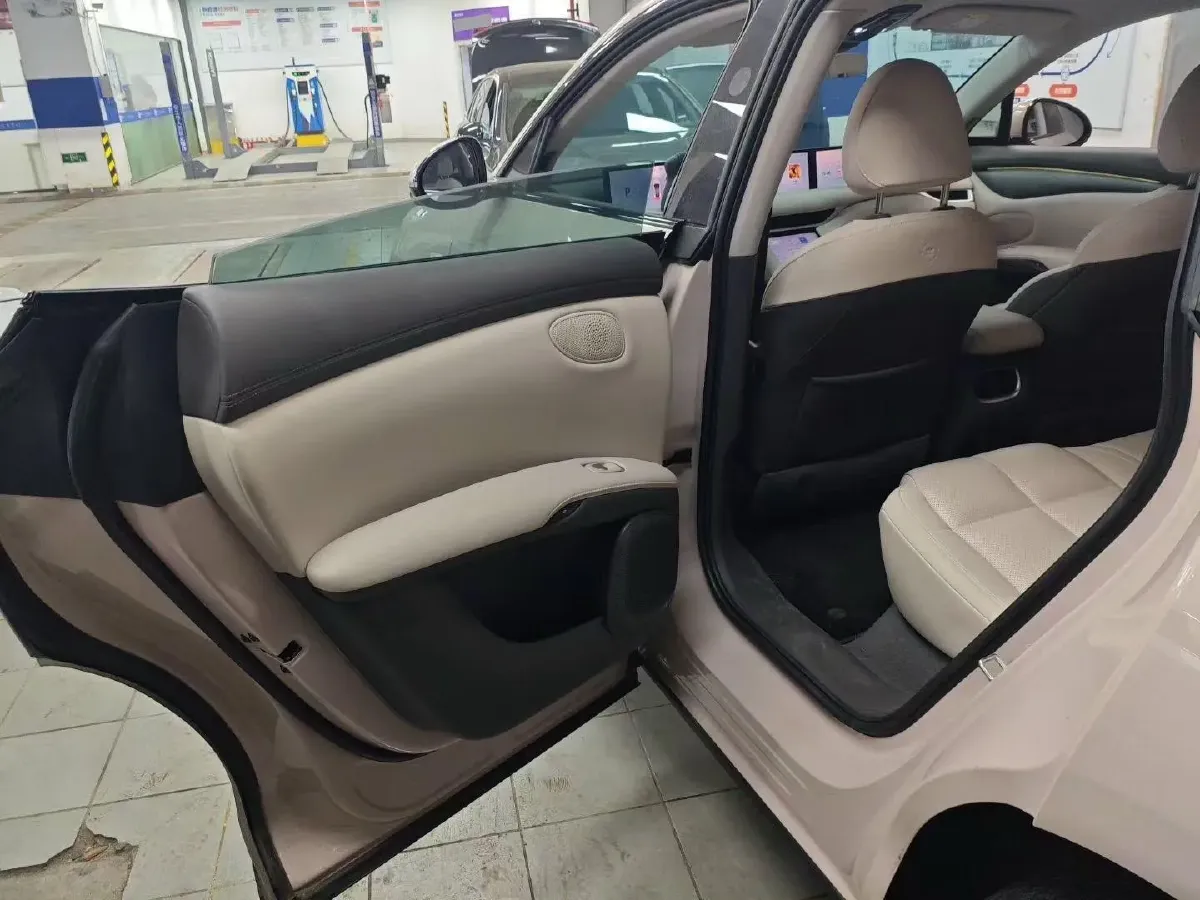 2023 IM LS6 BEV 71KWH,autocango,china used car exporter,china ev exporter,chinese used car exporter,chinese used ev exporter