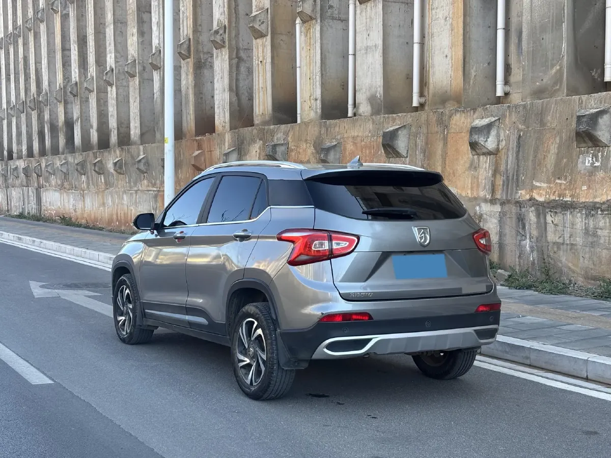 2017 BaoJun 510 1.5L 112HP L4 6MT,autocango,china used car exporter,china ev exporter,chinese used car exporter,chinese used ev exporter