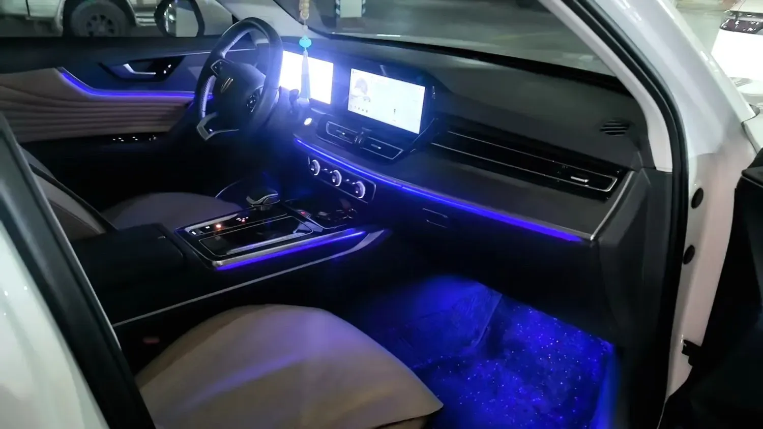 2023 HongQi HS5 2.0T 252HP L4 8AT,autocango,china used car exporter,china ev exporter,chinese used car exporter,chinese used ev exporter