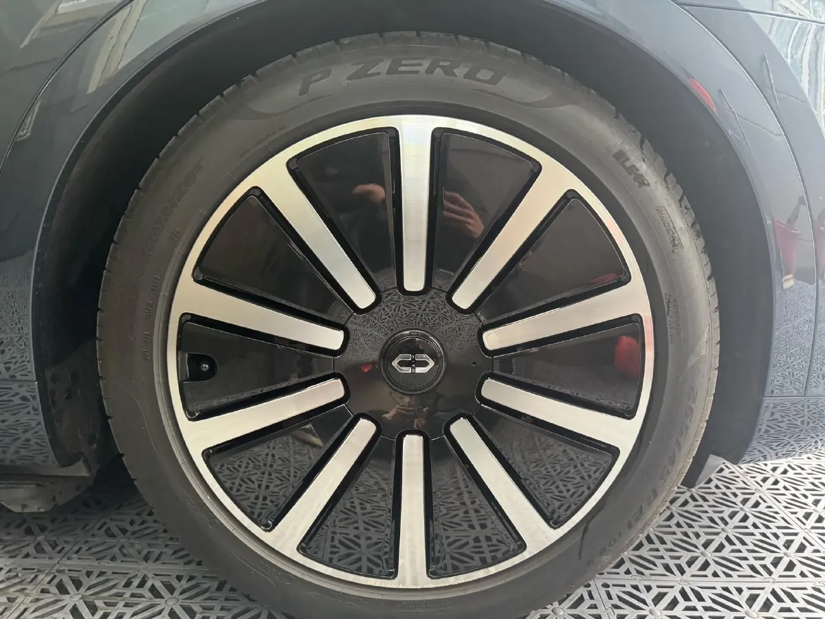 2024 AITO AITO M9 1.5T 152HP L4 REEV 42KWH,autocango,china used car exporter,china ev exporter,chinese used car exporter,chinese used ev exporter