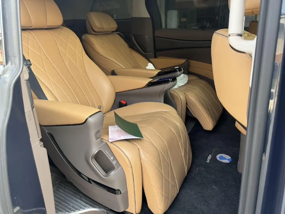 2023 Denza D9 1.5T 139HP L4 E-CVT PHEV 11.06KWH,autocango,china used car exporter,china ev exporter,chinese used car exporter,chinese used ev exporter