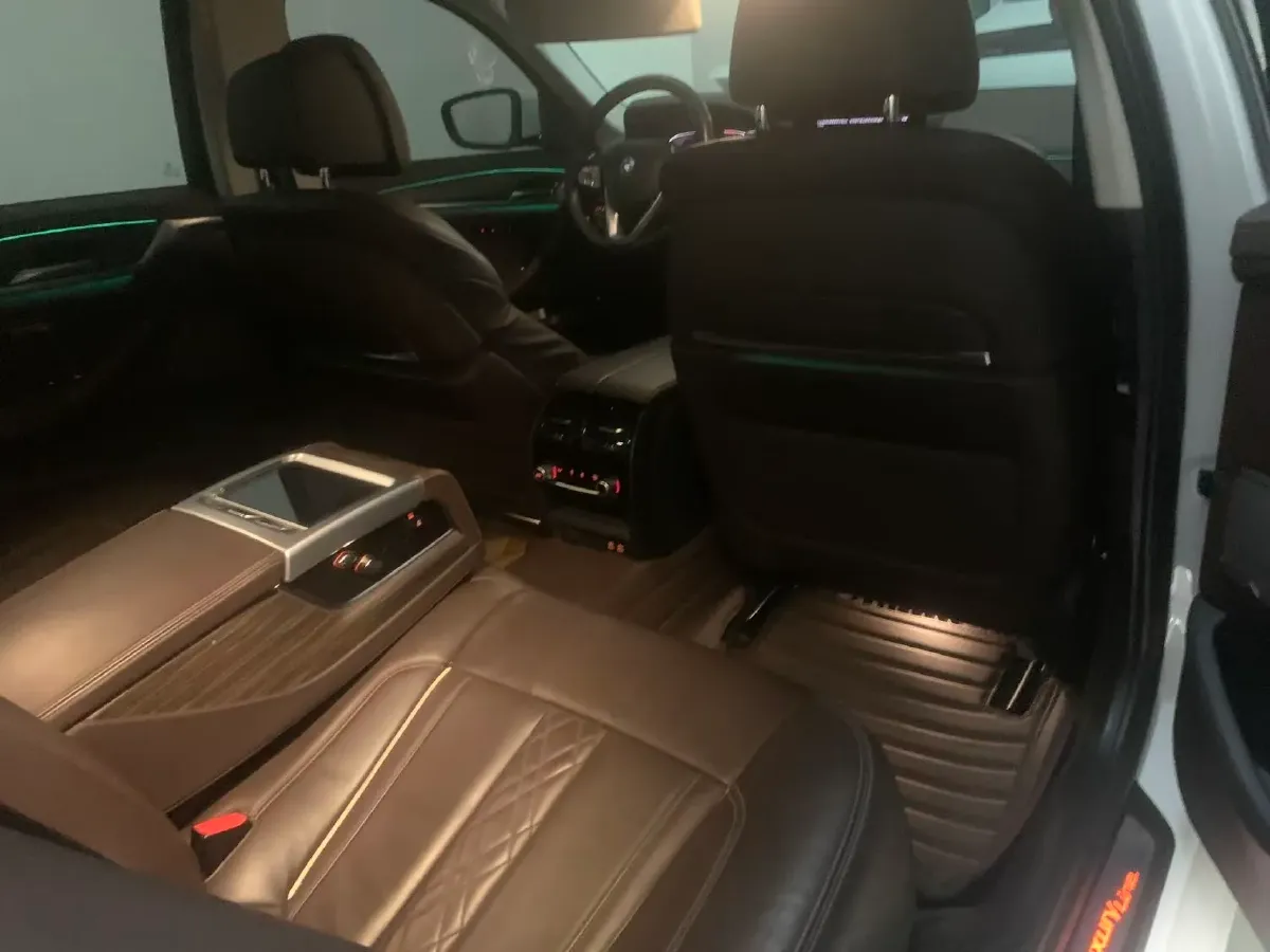 2020 BMW 5 Series 2.0T 252HP L4 8AT,autocango,china used car exporter,china ev exporter,chinese used car exporter,chinese used ev exporter