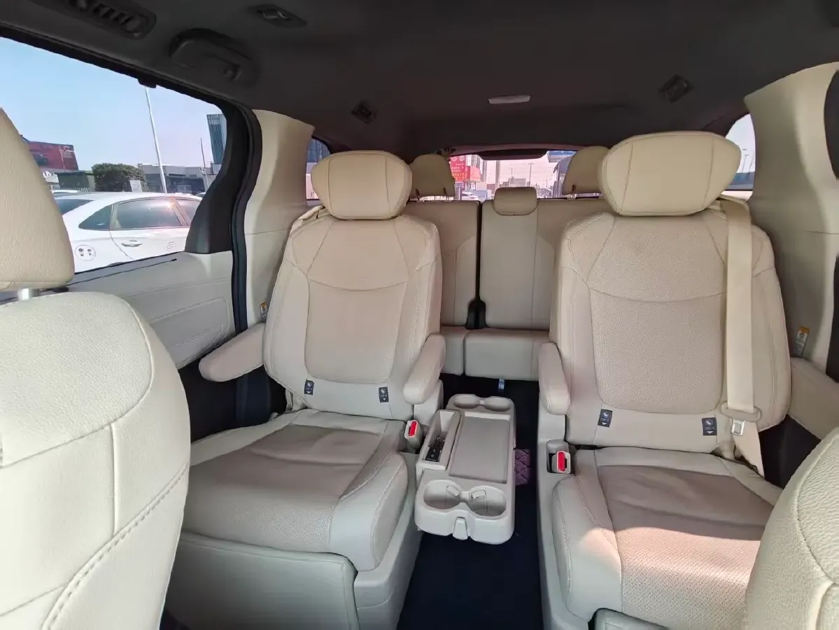 2021 Toyota Sienna 2.5L 192HP L4 E-CVT Hybrid,autocango,china used car exporter,china ev exporter,chinese used car exporter,chinese used ev exporter