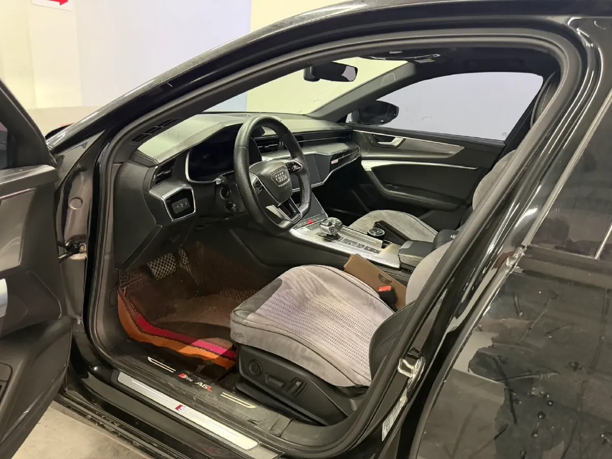 2021 Audi A6L 2.0T 224HP L4 7DCT,autocango,china used car exporter,china ev exporter,chinese used car exporter,chinese used ev exporter